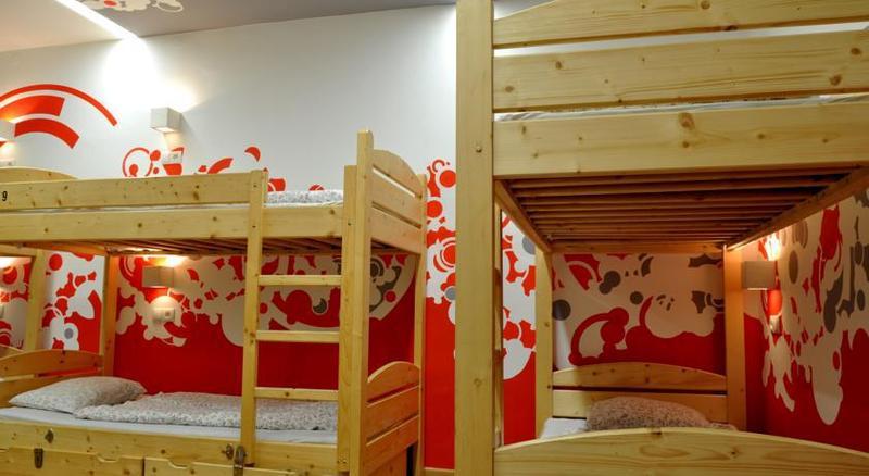 Greg&Tom Party Hostel Красков Екстериор снимка